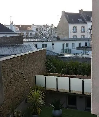 T2 Centre-Ville, Appart Avec Balcon Plein Sud, 1 Chambre, 2 Pers, Climatisation, Wifi, Parking Libre Et Gratuit Апартаменты