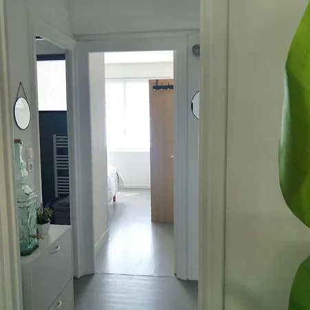 T2 Centre-Ville, Appart Avec Balcon Plein Sud, 1 Chambre, 2 Pers, Climatisation, Wifi, Parking Libre Et Gratuit