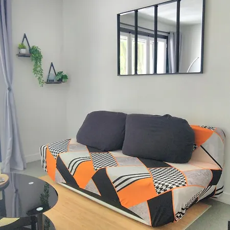Апартаменты T2 Centre-Ville, Appart Avec Balcon Plein Sud, 1 Chambre, 2 Pers, Climatisation, Wifi, Parking Libre Et Gratuit Лорьян