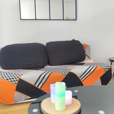 Апартаменты T2 Centre-Ville, Appart Avec Balcon Plein Sud, 1 Chambre, 2 Pers, Climatisation, Wifi, Parking Libre Et Gratuit Лорьян
