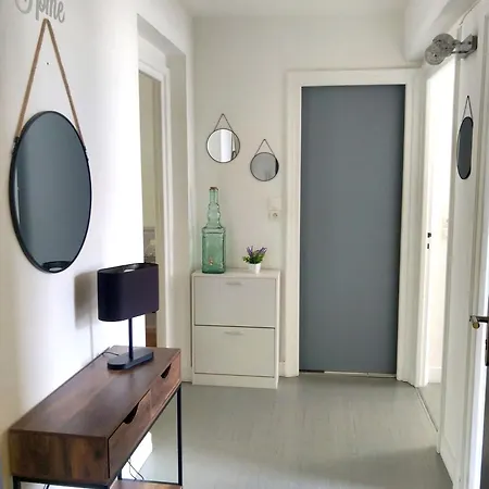 T2 Centre-Ville, Appart Avec Balcon Plein Sud, 1 Chambre, 2 Pers, Climatisation, Wifi, Parking Libre Et Gratuit Апартаменты