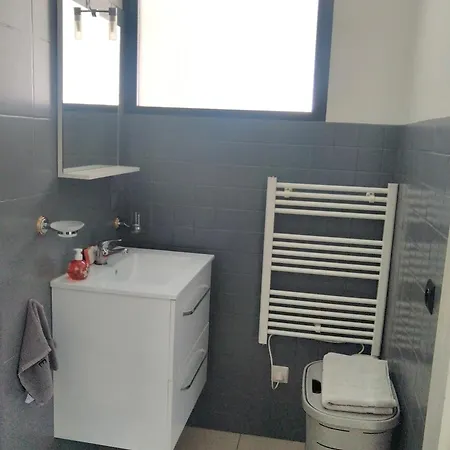 T2 Centre-Ville, Appart Avec Balcon Plein Sud, 1 Chambre, 2 Pers, Climatisation, Wifi, Parking Libre Et Gratuit