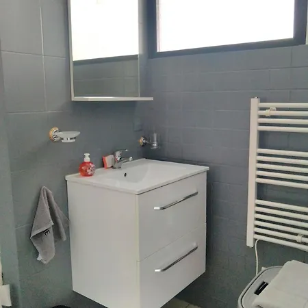 T2 Centre-Ville, Appart Avec Balcon Plein Sud, 1 Chambre, 2 Pers, Climatisation, Wifi, Parking Libre Et Gratuit Апартаменты
