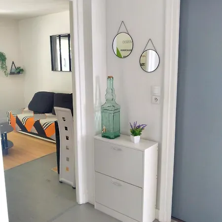 Апартаменты T2 Centre-Ville, Appart Avec Balcon Plein Sud, 1 Chambre, 2 Pers, Climatisation, Wifi, Parking Libre Et Gratuit