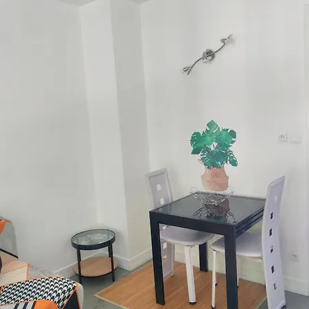 T2 Centre-Ville, Appart Avec Balcon Plein Sud, 1 Chambre, 2 Pers, Climatisation, Wifi, Parking Libre Et Gratuit Апартаменты Лорьян